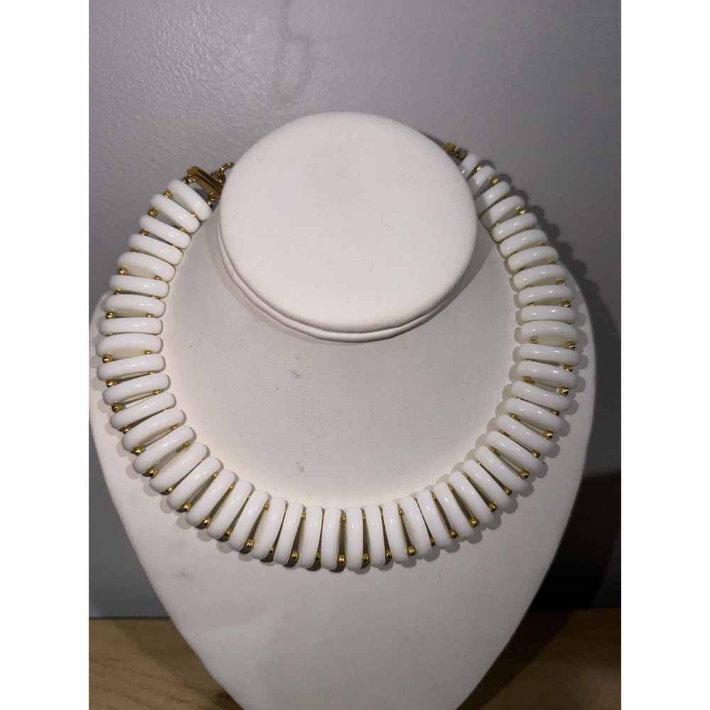 Vtg Signed MONET White Lucite and Gold Tone Ribbed Choker Collar Necklace 14-15"